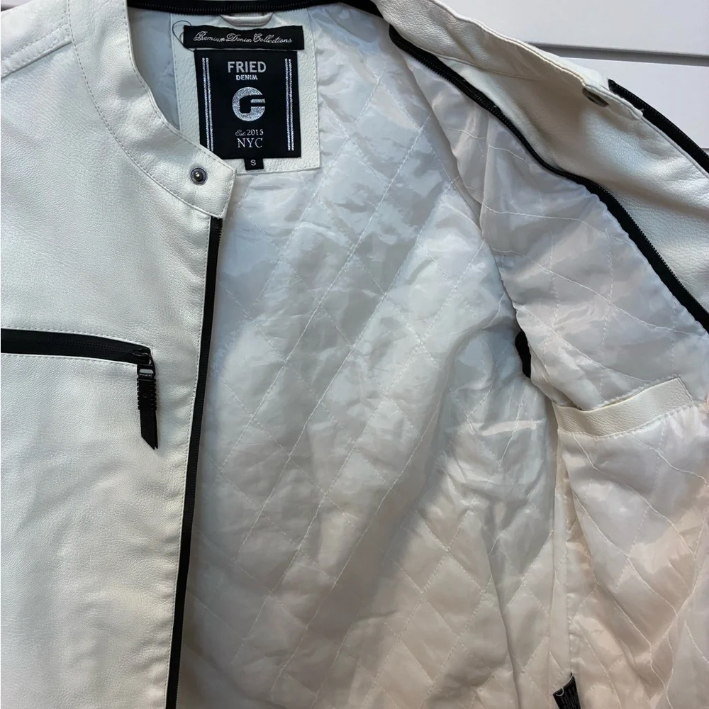 FRIEDA White Faux Leather Quilted Vest with Black Trim - Picture 4 of 6